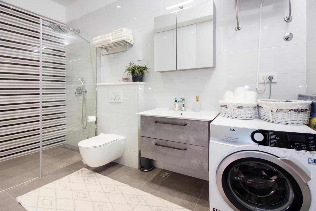 Utopia Apartments Σπλιτ Εξωτερικό φωτογραφία