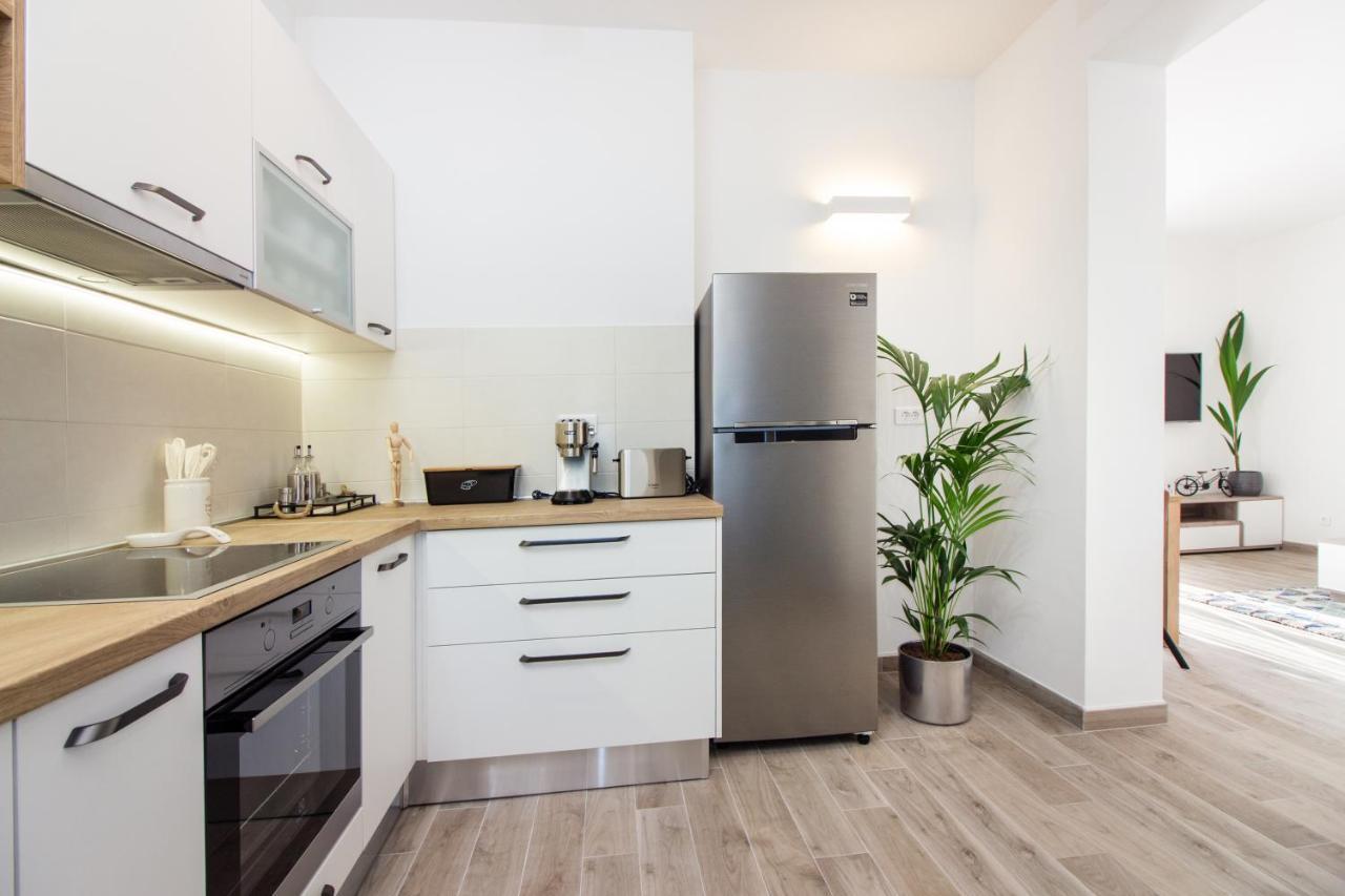 Utopia Apartments Σπλιτ Εξωτερικό φωτογραφία