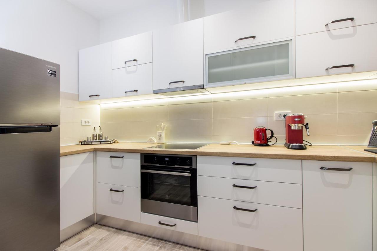 Utopia Apartments Σπλιτ Εξωτερικό φωτογραφία