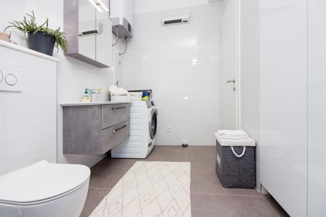 Utopia Apartments Σπλιτ Εξωτερικό φωτογραφία