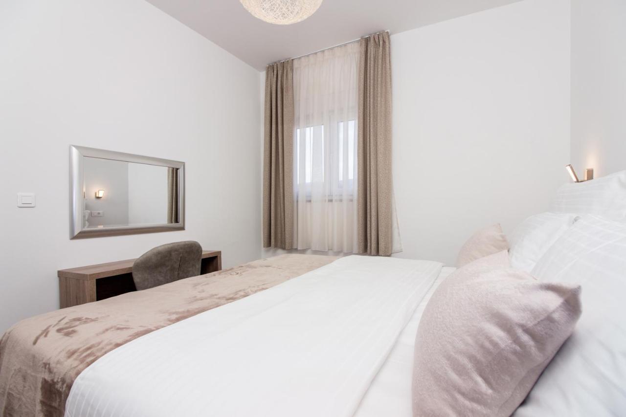 Utopia Apartments Σπλιτ Εξωτερικό φωτογραφία