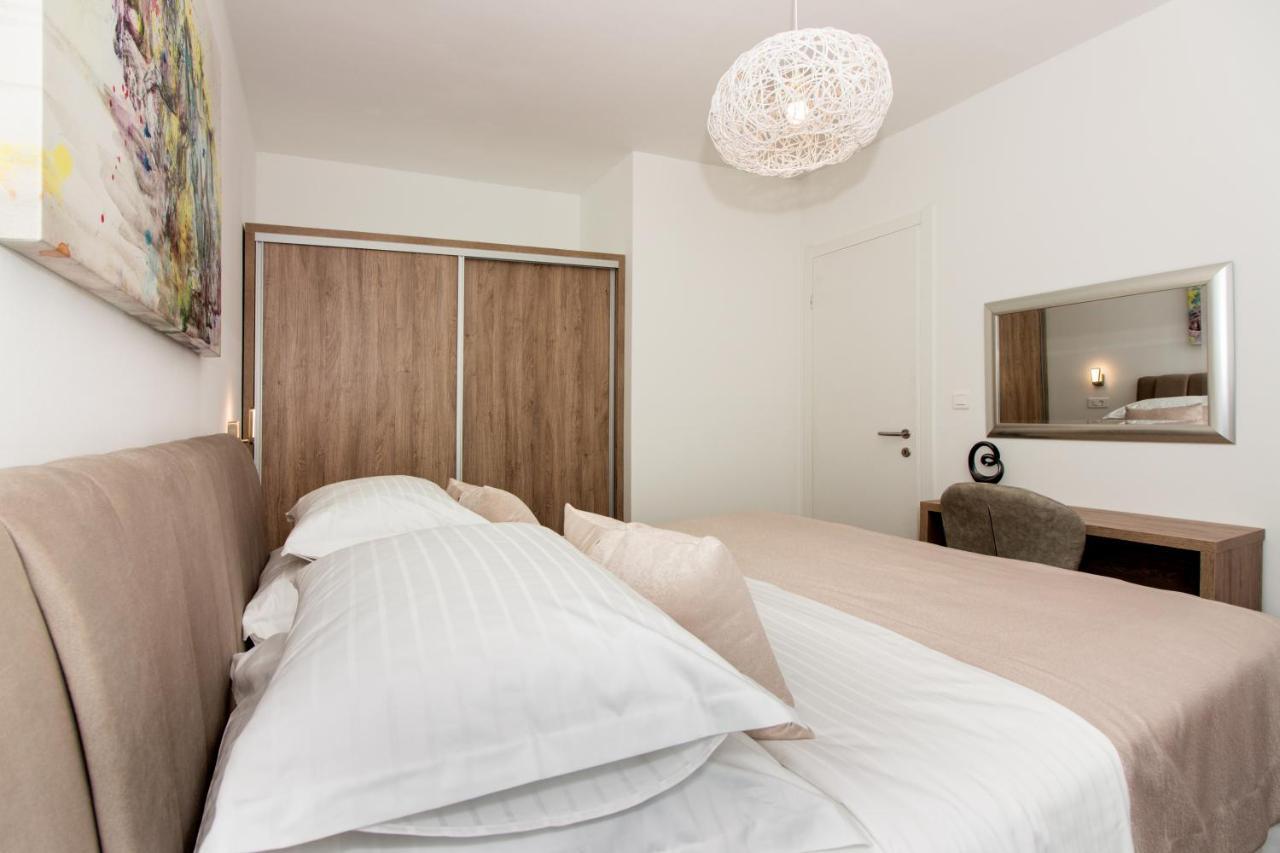 Utopia Apartments Σπλιτ Εξωτερικό φωτογραφία