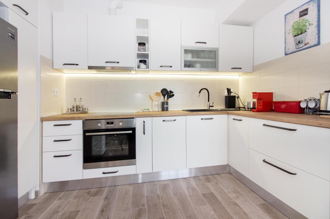 Utopia Apartments Σπλιτ Εξωτερικό φωτογραφία