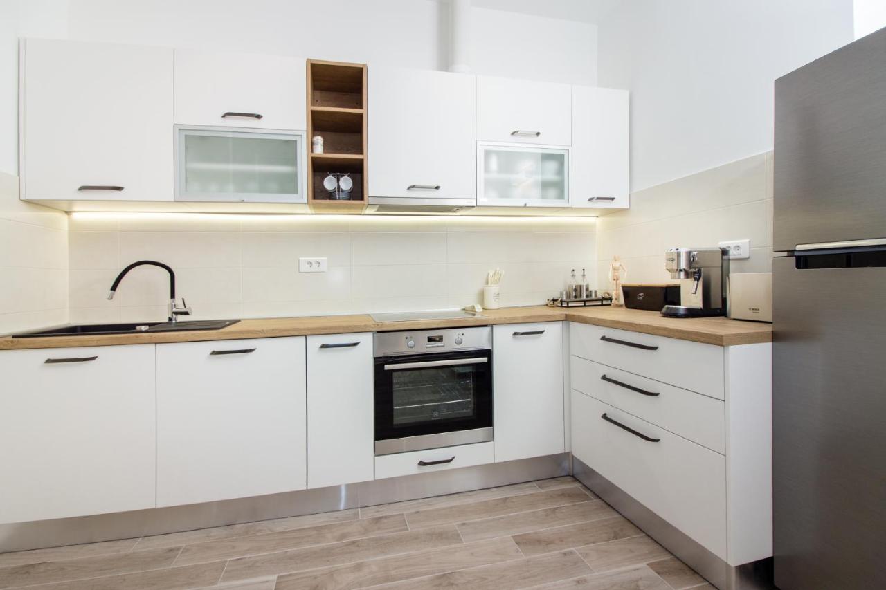 Utopia Apartments Σπλιτ Εξωτερικό φωτογραφία